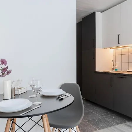 River To The - 4b Apartment *