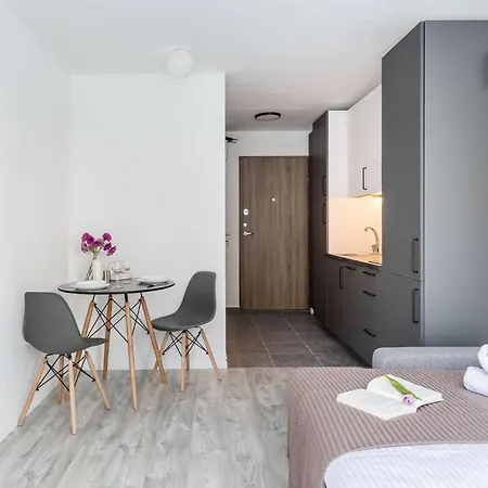 Apartment River To The - 4b *