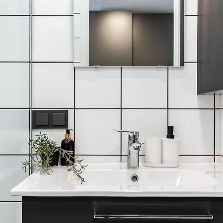 Apartment River To The - 4b