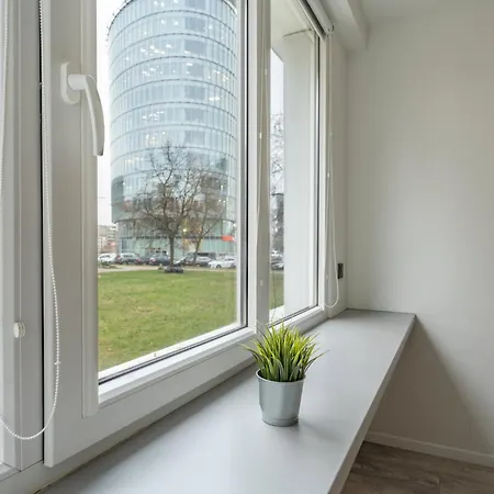 River To The - 4b Apartment